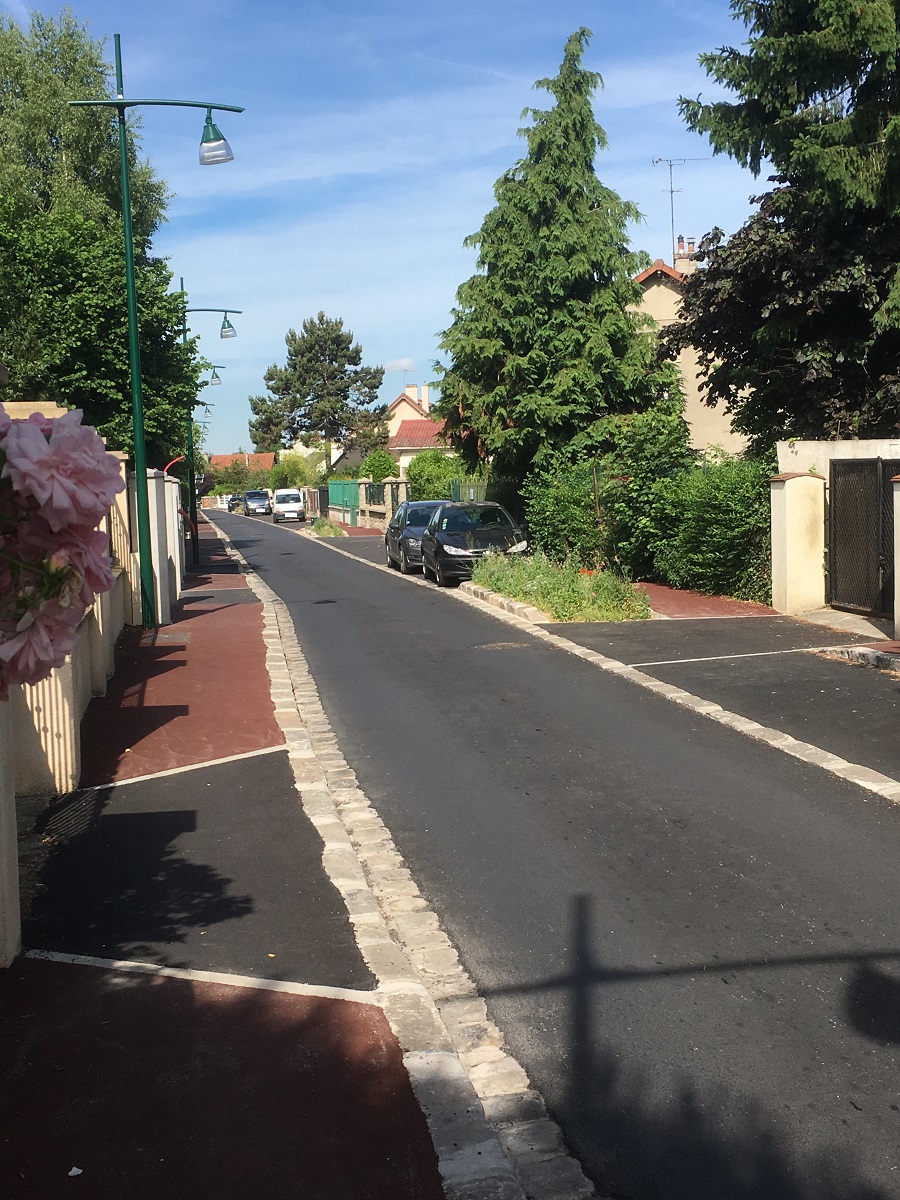 Réfection de Voirie en enrobé noir et Trottoirs enrobé rouge à Sucy En Brie(94)